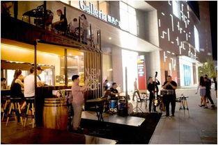 酒吧酒后吃瓜,酒吧里的瓜田乐事