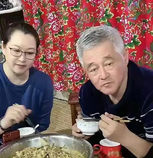 唐十八全家吃瓜,揭秘娱乐圈幕后故事